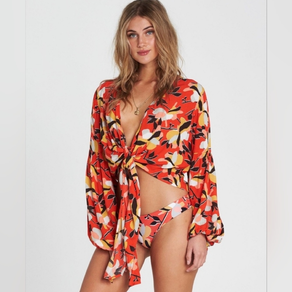 EUC Billabong Floral Tie Blouse